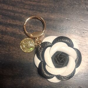 Black and White Flower Keychain